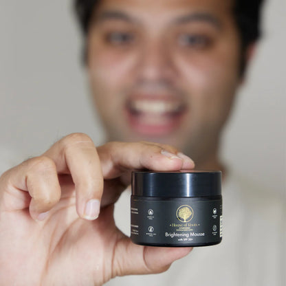Brightening Mousse with SPF 30+